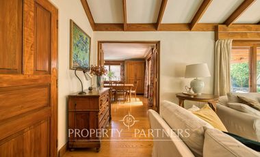 Gran casa colonial impecable, cercana a colegios y autopistas en La dehesa Central