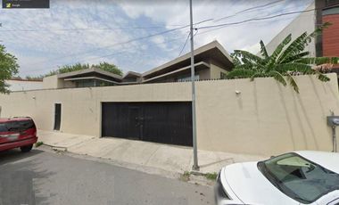 CASA EN VENTA EN CONTRY PRIMER SECTOR