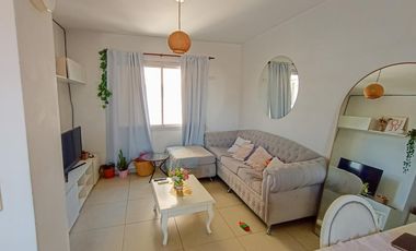 Venta Departamento en Remedios De Escalada de 2 ambientes al Frente con Balcón