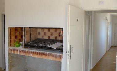 Venta Departamento en Remedios De Escalada de 2 ambientes al Frente con Balcón