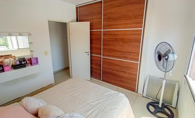 Venta Departamento en Remedios De Escalada de 2 ambientes al Frente con Balcón