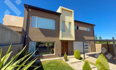 Venta casa 3 dorm Bª Confluencia Rural