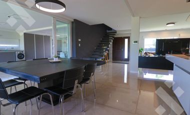 Venta casa 3 dorm Bª Confluencia Rural
