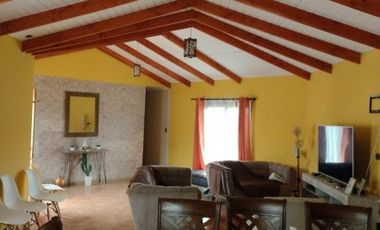 Venta parcela 5.350m2 con 2 casas construidas en Isla de Maipo