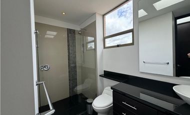 Arriendo casa de dos niveles en la milla de oro de cajica