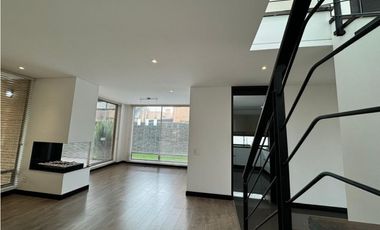 Arriendo casa de dos niveles en la milla de oro de cajica