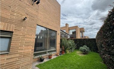 Arriendo casa de dos niveles en la milla de oro de cajica