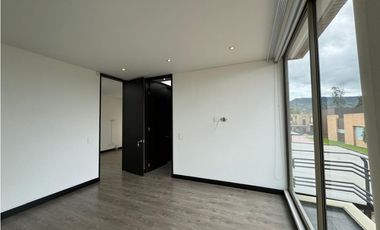 Arriendo casa de dos niveles en la milla de oro de cajica