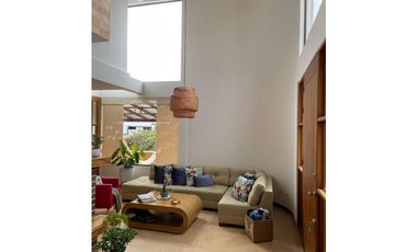 CASA EN VENTA SECTOR EL ESCOBERO - ENVIGADO