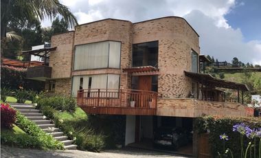 CASA EN VENTA SECTOR EL ESCOBERO - ENVIGADO