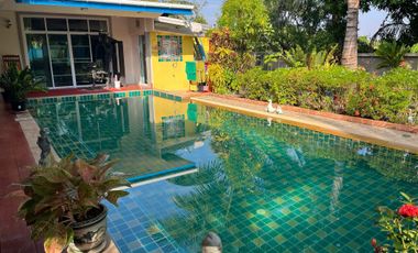 2 Bedroom Villa for sale in Chomphu, Chiang Mai