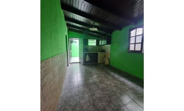 La inversión de Las Heras, casa + local comercial zona UNNE