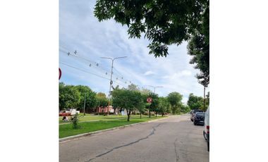 La inversión de Las Heras, casa + local comercial zona UNNE