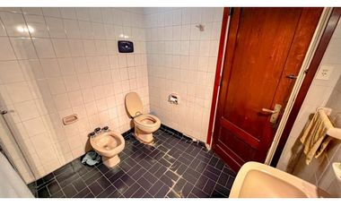 CHALET CON PATIO Y DEPENDENCIA
