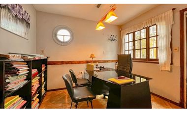 CHALET CON PATIO Y DEPENDENCIA