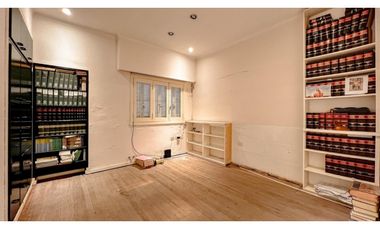 CHALET CON PATIO Y DEPENDENCIA