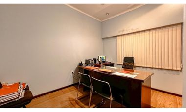 CHALET CON PATIO Y DEPENDENCIA