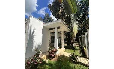 SE ALQUILA CASA EN LLANOS DE CURUNDU