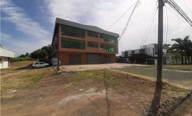 ALQUILO EDIFICIO 1150 M² PARA OFICINAS EN LAS TABLAS