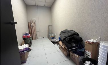 LOCAL COMERCIAL SOBRE AV. REVOLUCIÓN EN SAN PEDRO DE LOS PINOS