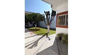 Venta de Casa en Ciudad Lerdo: Gran Tamaño y Encantador Jardín