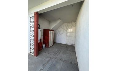 Venta de Casa en Ciudad Lerdo: Gran Tamaño y Encantador Jardín