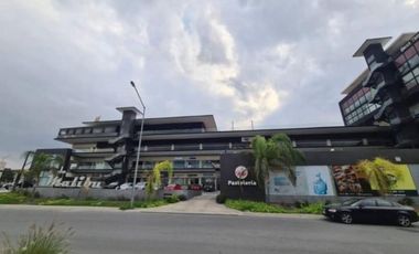 LOCAL PLAZA MALIBU (AJ)