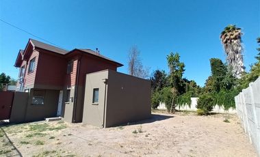 Casa en Arriendo en Flora Lobos