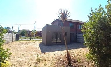Casa en Arriendo en Flora Lobos