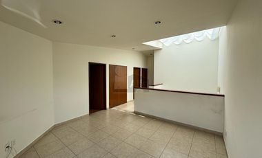 Casa en condominio en renta en Coaxustenco, Metepec