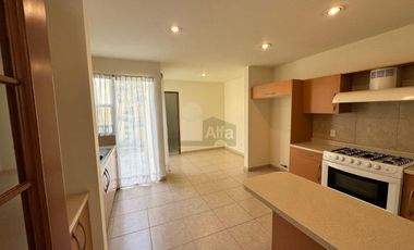 Casa en condominio en renta en Coaxustenco, Metepec
