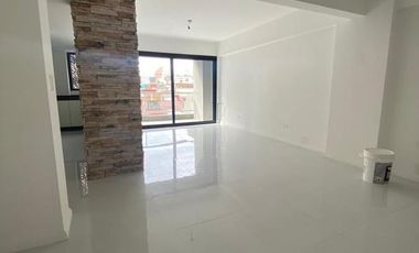 Venta  3 Amb al frente Lanús. 84M2.
