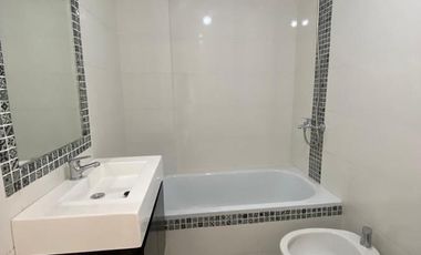 Venta  3 Amb al frente Lanús. 84M2.