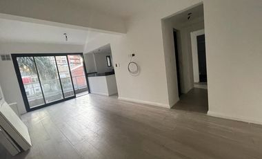 Venta  3 Amb al frente Lanús. 84M2.