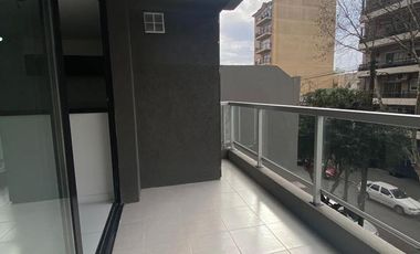 Venta  3 Amb al frente Lanús. 84M2.