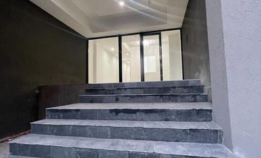 Venta  3 Amb al frente Lanús. 84M2.