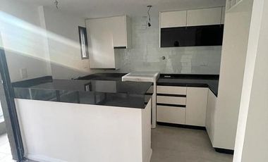 Venta  3 Amb al frente Lanús. 84M2.
