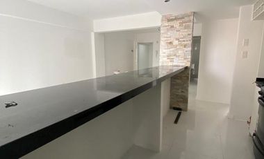 Venta  3 Amb al frente Lanús. 84M2.