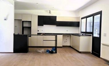 Hermosa Casa 2 dorm. zona sur.