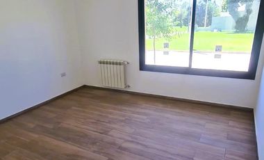 Hermosa Casa 2 dorm. zona sur.