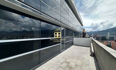 Se arrienda espectacular oficina en Centum