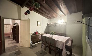 HERMOSA CASA EN VENTA EN ELCORAZÓN DE MEDELLN