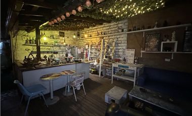 HERMOSA CASA EN VENTA EN ELCORAZÓN DE MEDELLN