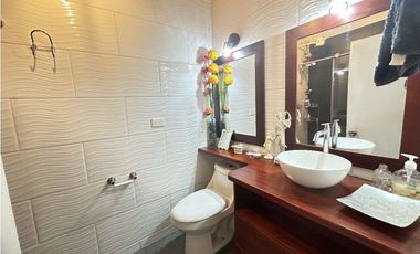 HERMOSA CASA EN VENTA EN ELCORAZÓN DE MEDELLN