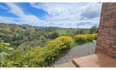 Venta finca en El Retiro, vista espectacular y a 5 minutos del parque.