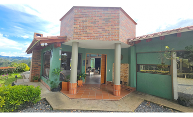 Venta finca en El Retiro, vista espectacular y a 5 minutos del parque.