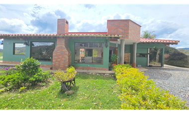 Venta finca en El Retiro, vista espectacular y a 5 minutos del parque.