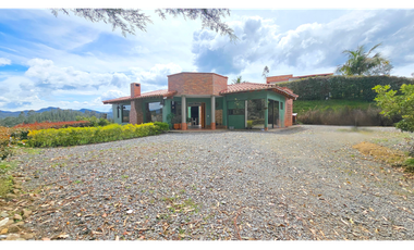 Venta finca en El Retiro, vista espectacular y a 5 minutos del parque.