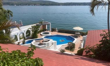 Venta casa en Tequesquitengo Morelos