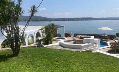Venta casa en Tequesquitengo Morelos
